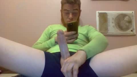 Snapshot of biggingerdick04 chatting on 11/18/25, 04:28 biggingerdick04 online show from 11/18/25, 04:28