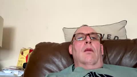 Snapshot of biggloves4bighands chatting on 11/29/25, 02:09 biggloves4bighands online show from 11/29/25, 02:09