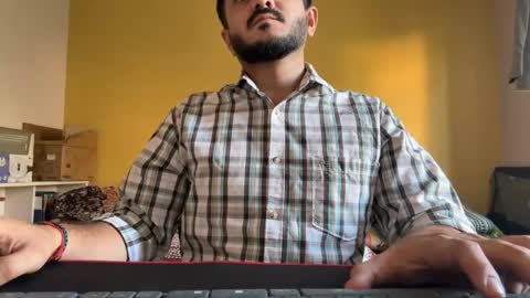 Snapshot of bighandsomesatisfy chatting on 04/07/26, 11:54 bighandsomesatisfy online show from 04/07/26, 11:54