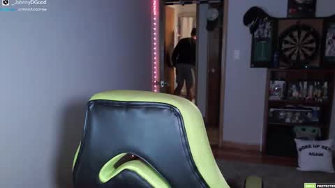 Snapshot of bigjohnny550 chatting on 10/16/25, 01:39 Johnny D Good online show from 10/16/25, 01:39