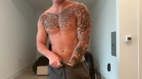 Snapshot of bigjonnnnnn chatting on 06/17/26, 11:27 BIGJONNNNN online show from 06/17/26, 11:27