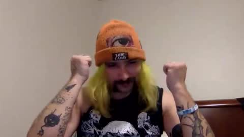 Snapshot of bigkhaos chatting on 11/15/25, 11:40 Bigkhaos online show from 11/15/25, 11:40