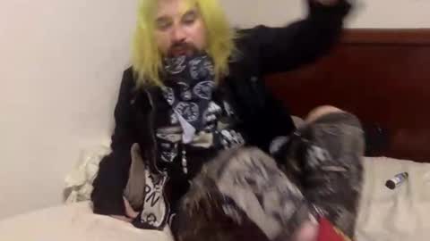 Snapshot of bigkhaos chatting on 12/14/25, 10:31 Bigkhaos online show from 12/14/25, 10:31