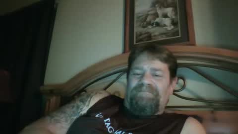 Snapshot of bigload1972 chatting on 12/19/24, 01:28 bigload1972 online show from 12/19/24, 01:28