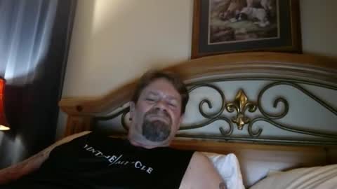 Snapshot of bigload1972 chatting on 11/22/25, 11:48 bigload1972 online show from 11/22/25, 11:48