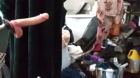 Snapshot of bigmanaround9 chatting on 11/10/25, 10:25 bigmanaround9 online show from 11/10/25, 10:25