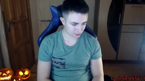 Snapshot of bigmark03 chatting on 10/31/25, 11:39 BigMark03 online show from 10/31/25, 11:39