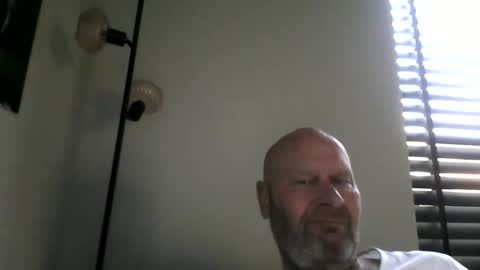 Snapshot of bigmike3339 chatting on 12/15/25, 12:31 bigmike3339 online show from 12/15/25, 12:31