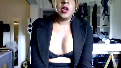 Shemale Anna online show from 09/29/25, 10:20