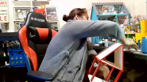 the Mini mami online show from 11/17/25, 10:54