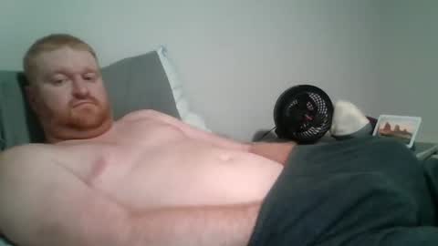 Snapshot of bigred92899 chatting on 03/27/26, 08:26 bigred92899 online show from 03/27/26, 08:26