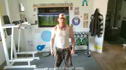 Snapshot of bigredmachine25 chatting on 05/29/26, 03:43 Jarvis online show from 05/29/26, 03:43