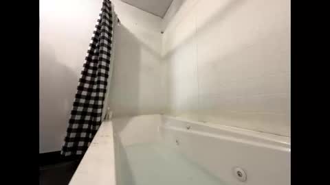 bigrichard1469 online show from 02/11/26, 03:11