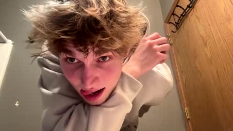 bigskinnyboyshh online show from 01/08/25, 06:20