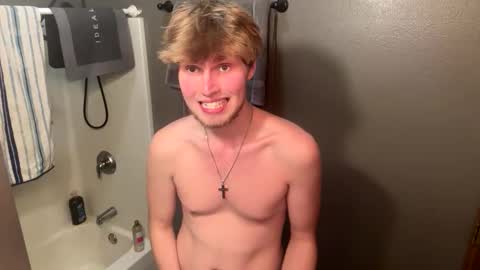 Snapshot of bigskinnyboyshh chatting on 11/11/25, 12:10 bigskinnyboyshh online show from 11/11/25, 12:10