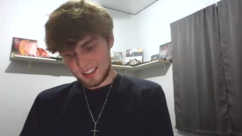 Snapshot of bigskinnyboyshh chatting on 11/18/25, 12:49 bigskinnyboyshh online show from 11/18/25, 12:49