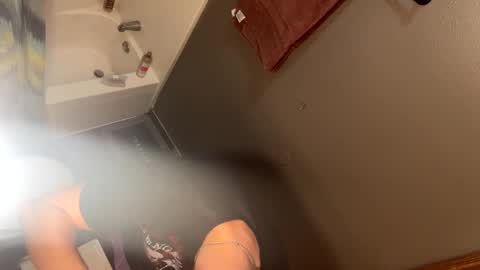 Snapshot of bigskinnyboyshh chatting on 12/03/25, 06:21 bigskinnyboyshh online show from 12/03/25, 06:21