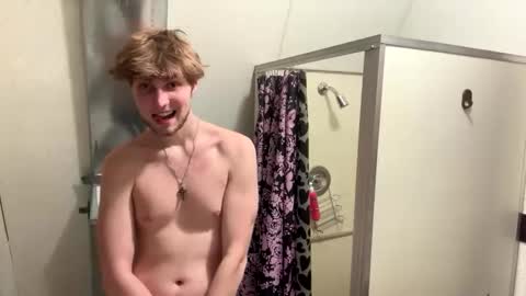 Snapshot of bigskinnyboyshh chatting on 12/04/25, 03:27 bigskinnyboyshh online show from 12/04/25, 03:27