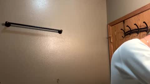 Snapshot of bigskinnyboyshh chatting on 02/24/26, 04:32 bigskinnyboyshh online show from 02/24/26, 04:32