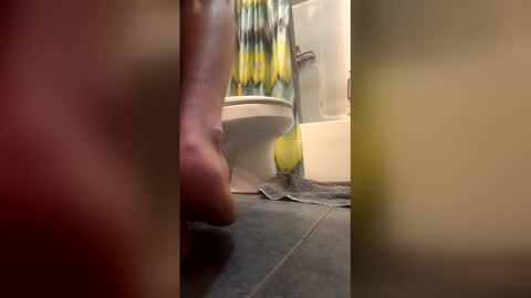 Snapshot of bigskinnyboyshh chatting on 03/06/26, 02:41 bigskinnyboyshh online show from 03/06/26, 02:41