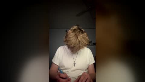 Snapshot of bigskinnyboyshh chatting on 03/08/26, 01:47 bigskinnyboyshh online show from 03/08/26, 01:47