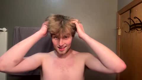 Snapshot of bigskinnyboyshh chatting on 03/27/26, 11:37 bigskinnyboyshh online show from 03/27/26, 11:37