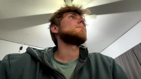 Snapshot of bigskinnyboyshh chatting on 04/06/26, 11:49 bigskinnyboyshh online show from 04/06/26, 11:49