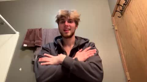 Snapshot of bigskinnyboyshh chatting on 04/11/26, 03:55 bigskinnyboyshh online show from 04/11/26, 03:55