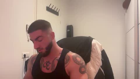 Snapshot of bigsnakeman1995 chatting on 09/19/25, 03:08 Gogo online show from 09/19/25, 03:08