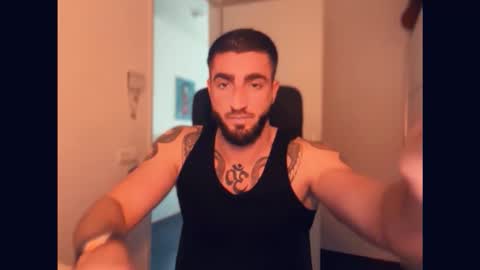 Snapshot of bigsnakeman1995 chatting on 10/17/25, 12:19 Gogo online show from 10/17/25, 12:19