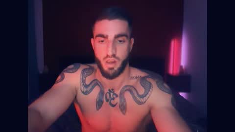 Snapshot of bigsnakeman1995 chatting on 10/23/25, 01:38 Gogo online show from 10/23/25, 01:38