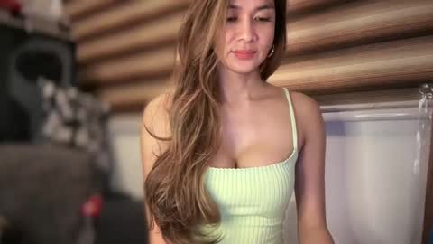 Yna     online show from 01/05/25, 05:20