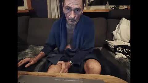 Snapshot of bigswe1 chatting on 01/13/25, 03:45 bigswe1 online show from 01/13/25, 03:45