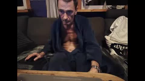 Snapshot of bigswe1 chatting on 01/19/25, 04:36 bigswe1 online show from 01/19/25, 04:36
