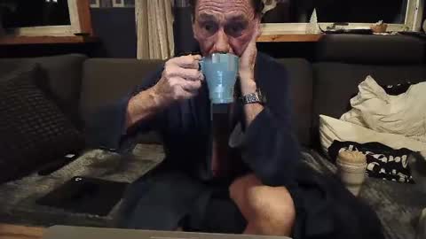 Snapshot of bigswe1 chatting on 02/14/25, 03:00 bigswe1 online show from 02/14/25, 03:00