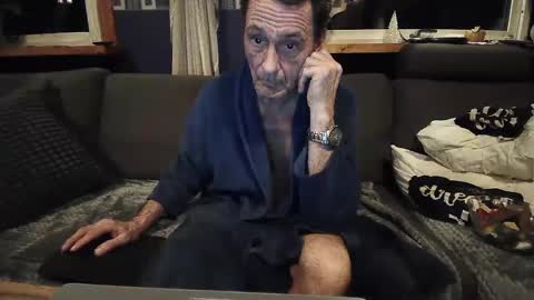 Snapshot of bigswe1 chatting on 02/15/25, 04:36 bigswe1 online show from 02/15/25, 04:36