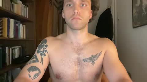 Snapshot of bigtattedboy66 chatting on 04/25/26, 11:46 Just a horny hot guy looking for female company 33 online show from 04/25/26, 11:46