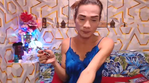 Snapshot of bigthickcock69xx chatting on 01/15/25, 08:30 sophia online show from 01/15/25, 08:30