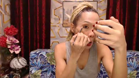 Snapshot of bigthickcock69xx chatting on 02/20/25, 07:12 sophia online show from 02/20/25, 07:12