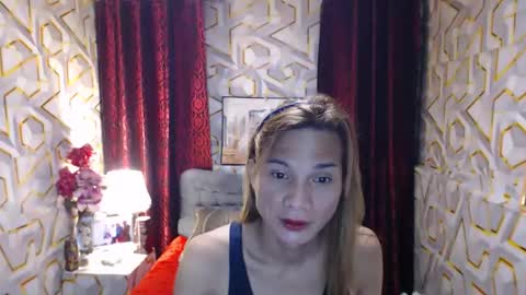 Snapshot of bigthickcock69xx chatting on 09/17/25, 07:15 sophia online show from 09/17/25, 07:15