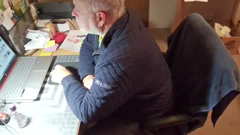 Snapshot of bigthump9999 chatting on 11/27/25, 02:08 bigthump9999 online show from 11/27/25, 02:08