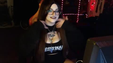 Lealithhh online show from 11/22/25, 10:14