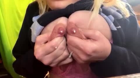 Snapshot of bigtits133 chatting on 03/02/26, 05:08 bigtits133 online show from 03/02/26, 05:08