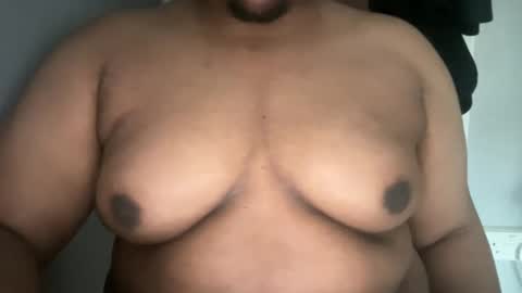 Snapshot of bigtits21111 chatting on 02/10/25, 12:18 bigtits21111 online show from 02/10/25, 12:18