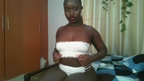 Snapshot of bigtits_baddie chatting on 11/27/25, 08:33 bigtits_baddie online show from 11/27/25, 08:33