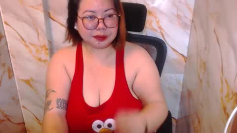Snapshot of bigtitshotmom chatting on 05/07/26, 08:52 MARJ online show from 05/07/26, 08:52