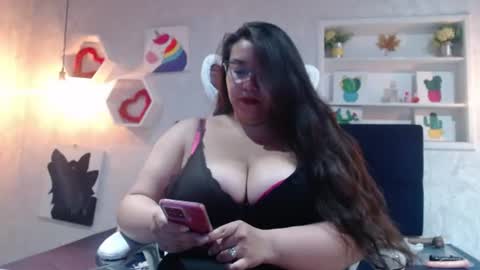 Snapshot of bigtitslaurenriver chatting on 07/20/26, 11:01 bigtitslaurenriver online show from 07/20/26, 11:01