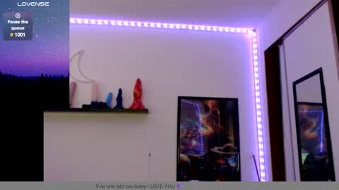 Snapshot of bigtittedtattedlesbian chatting on 01/21/25, 10:08 Nichole lights online show from 01/21/25, 10:08