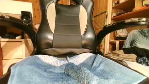 Snapshot of bigtrickbzh chatting on 12/08/24, 09:19 trick online show from 12/08/24, 09:19