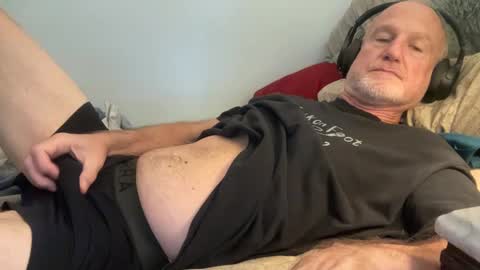 Snapshot of bigwebone chatting on 09/29/25, 08:46 Bigwebone online show from 09/29/25, 08:46